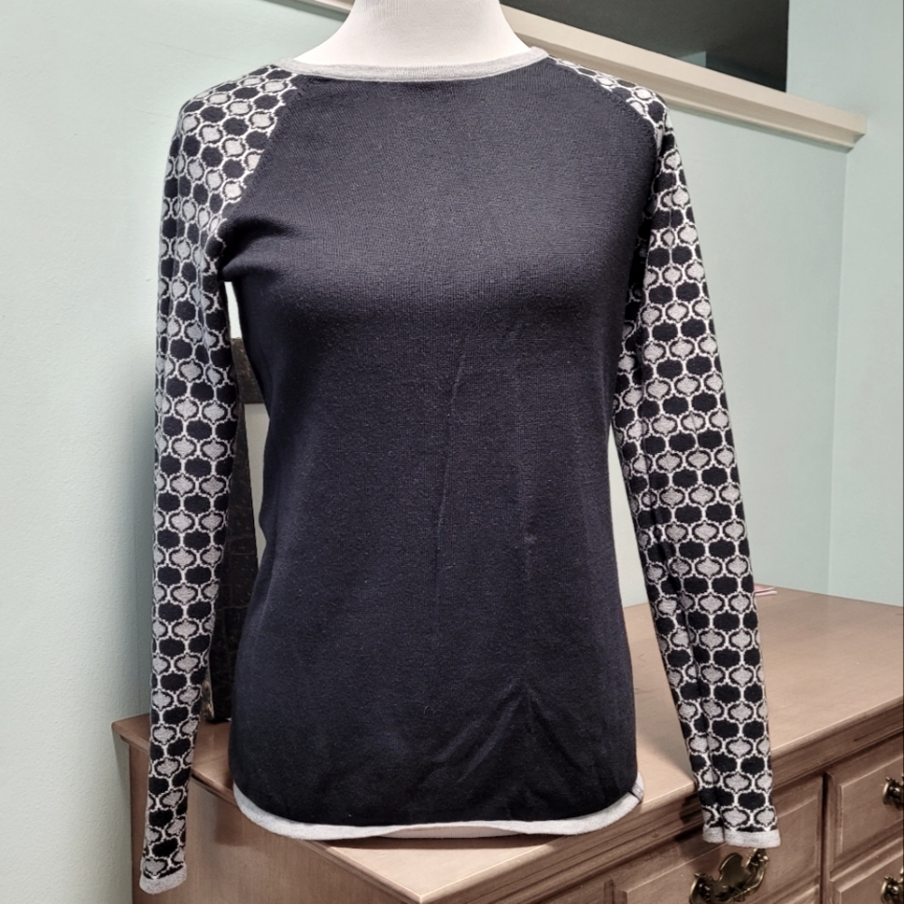 T9 Sweater
